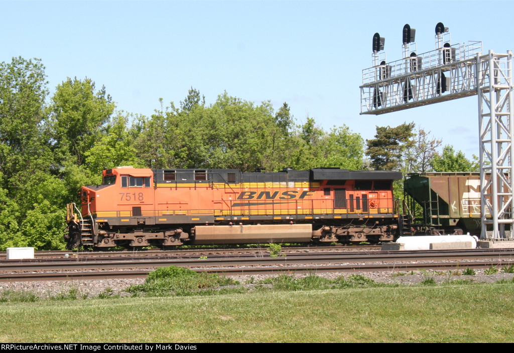 BNSF 7518